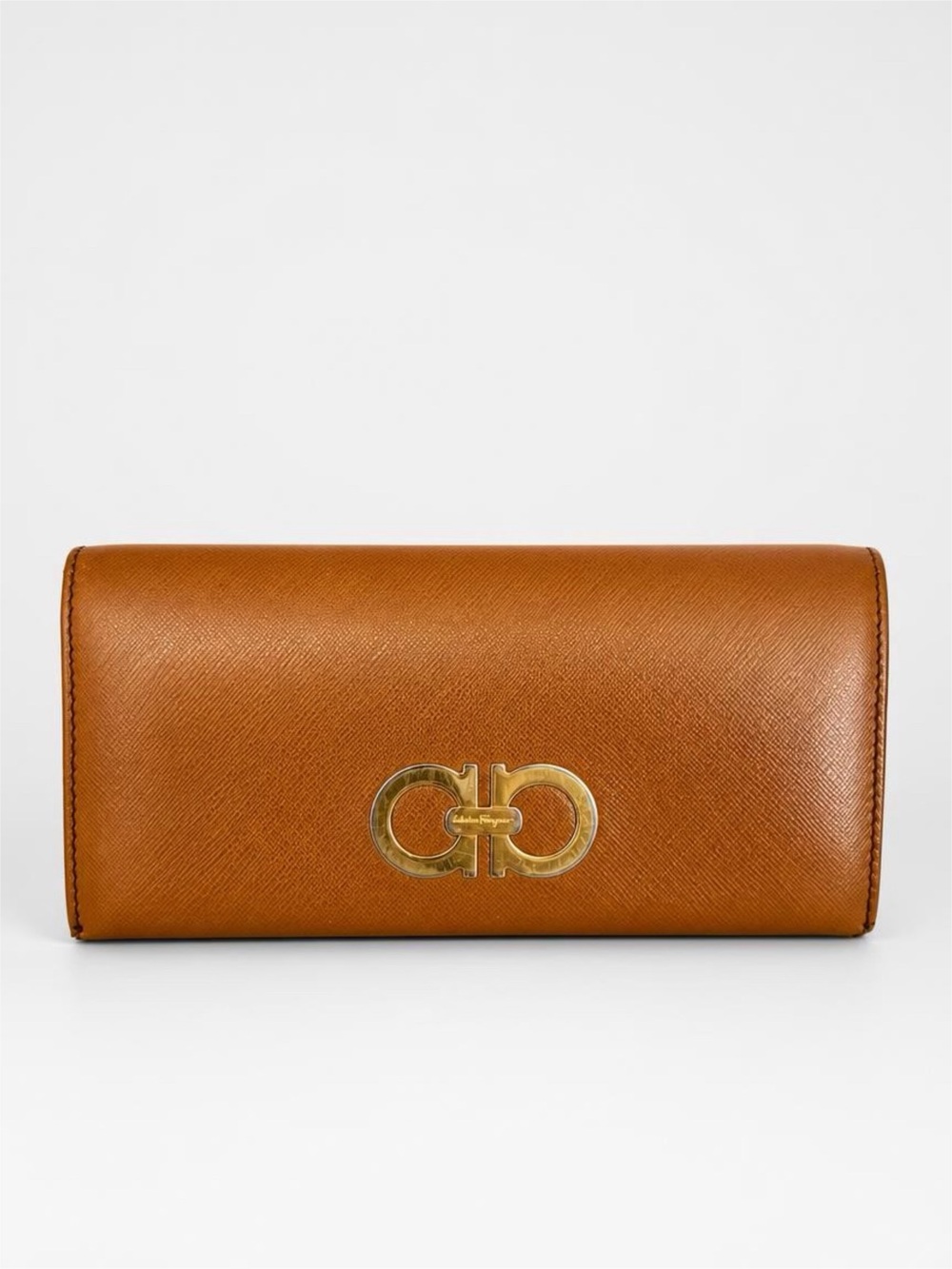 ✨ Classic Ferragamo • Iconic Gancini • Made in Italy ✨
